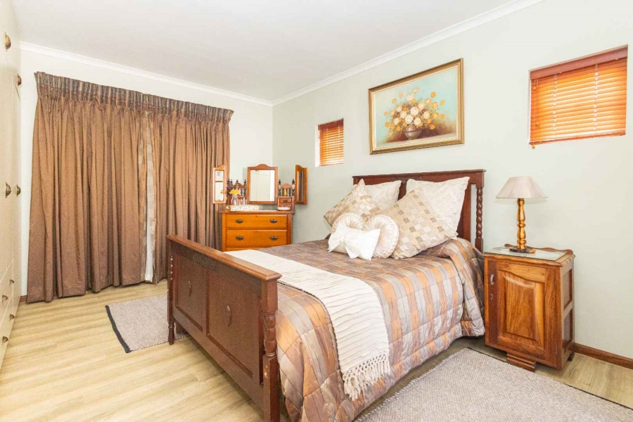 4 Bedroom Property for Sale in Panorama Western Cape